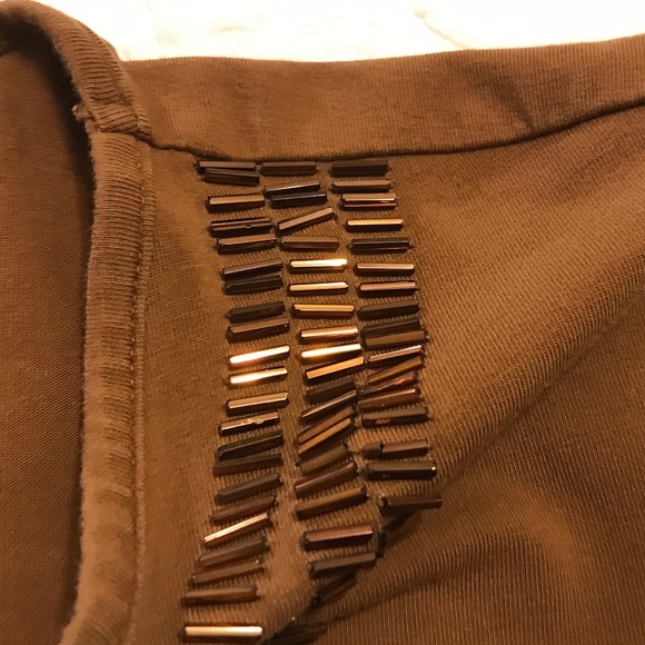 Alfred Dunner brown short-sleeved blouse with coppery-bronze pin beading (2X) - Picture 15 of 16